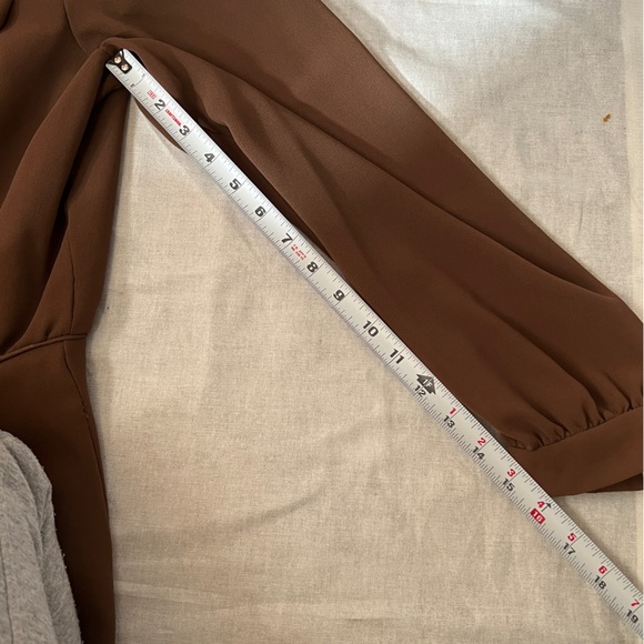 Vintage Hollywood regency Lilli Diamond brown and lace dress with sheer sleeves. - Picture 4 of 15